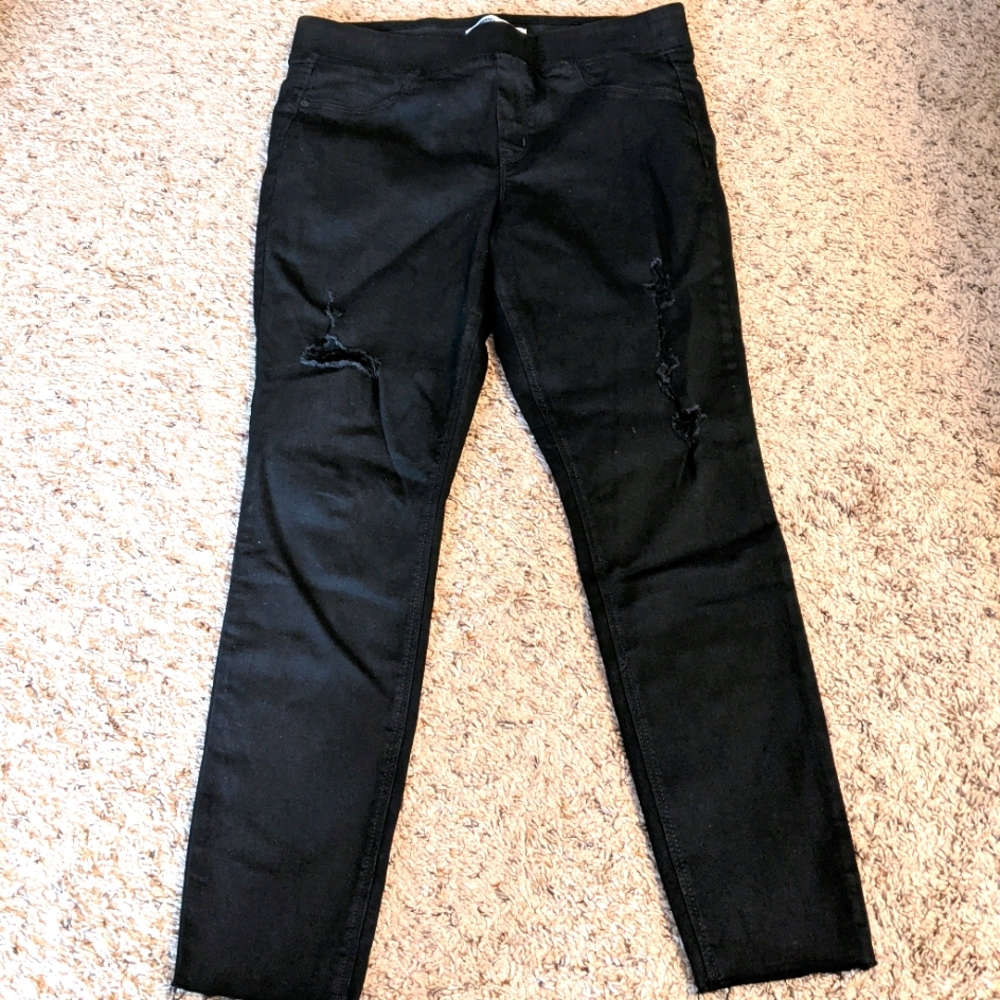 NWOT Black Distressed Rockstar Skinny Jeans